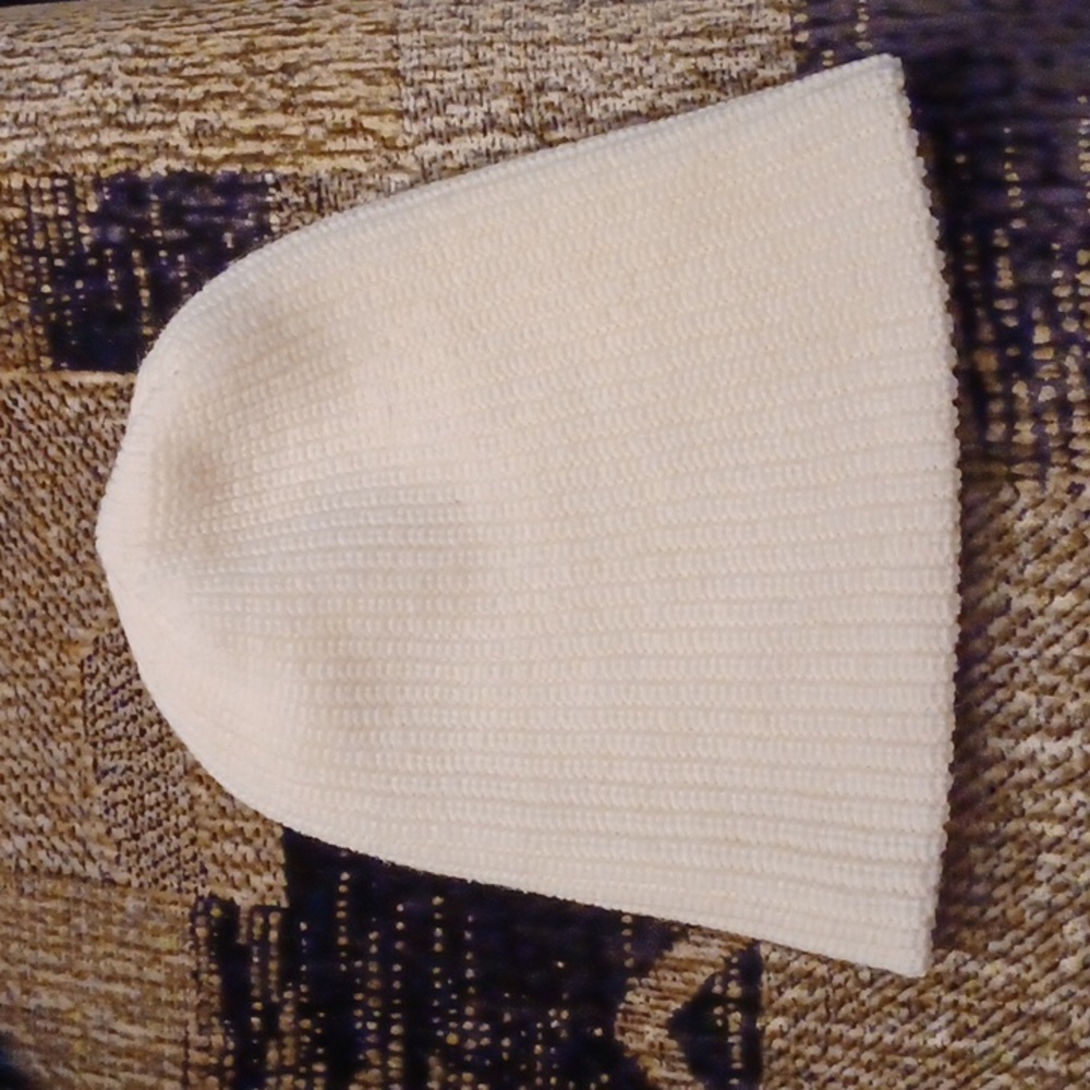 $4 Add-on White Knit Toque